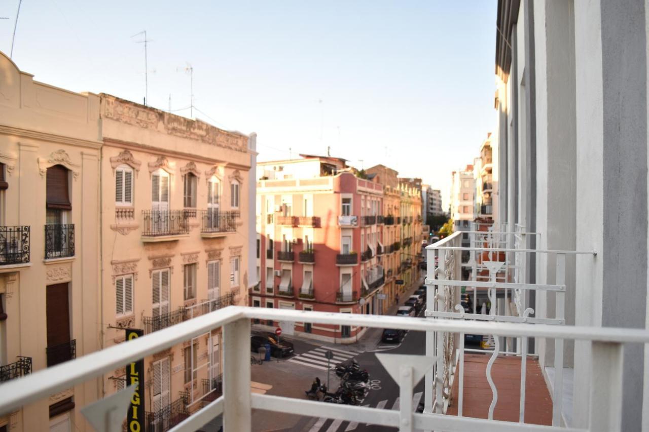 Gran Apartamento Cerca De Ruzafa Valenza Esterno foto